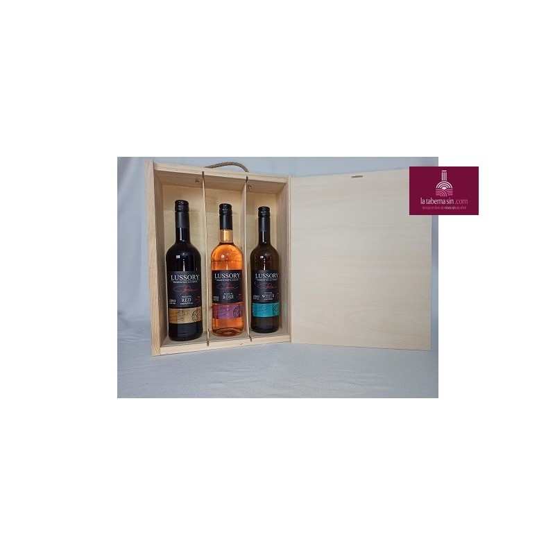 Caja de madera de tres botellas de vino tinto, blanco y rosado.